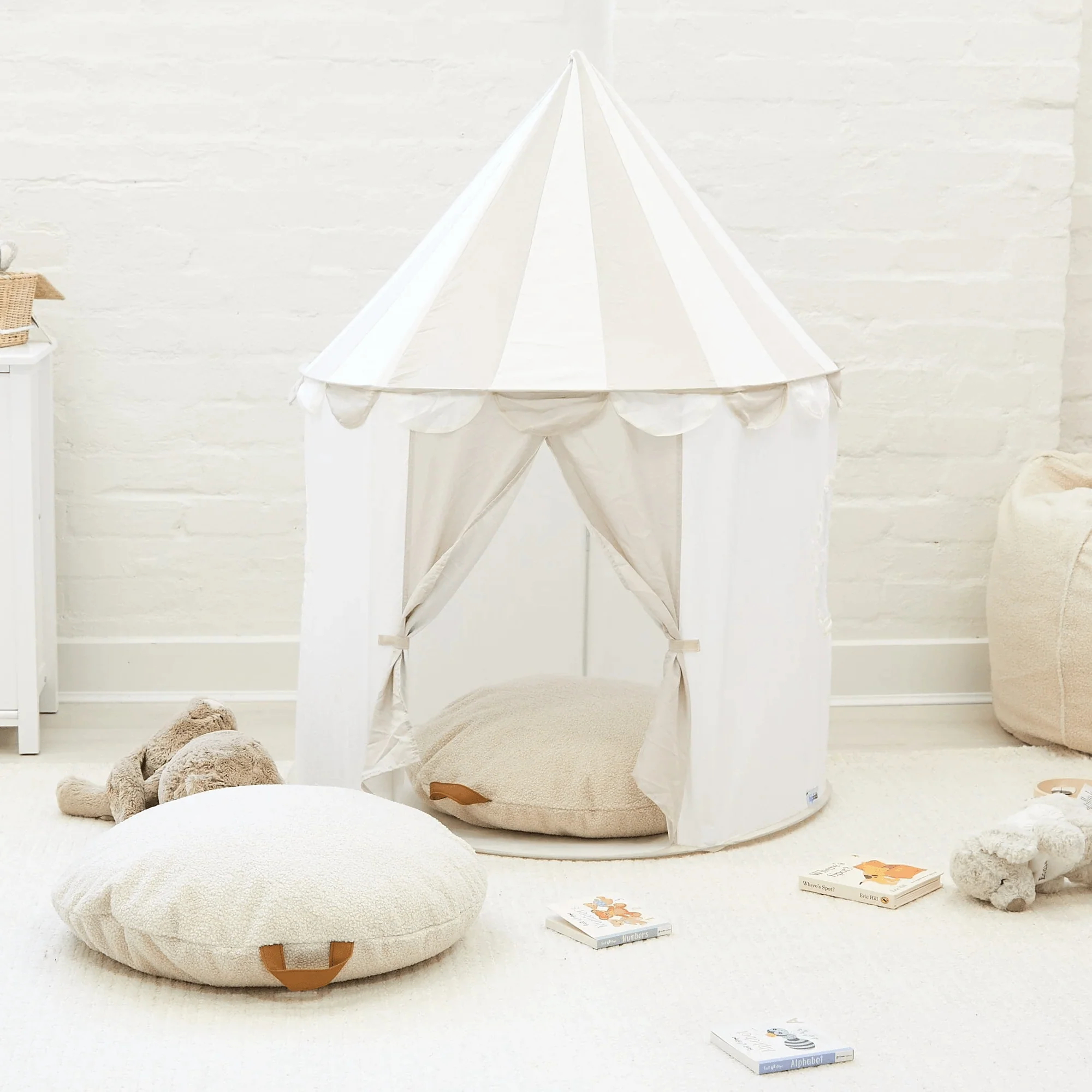 Circus Tent with 2pcs BAYLEY Teddy Boucle Cushion Bundle - Image 3