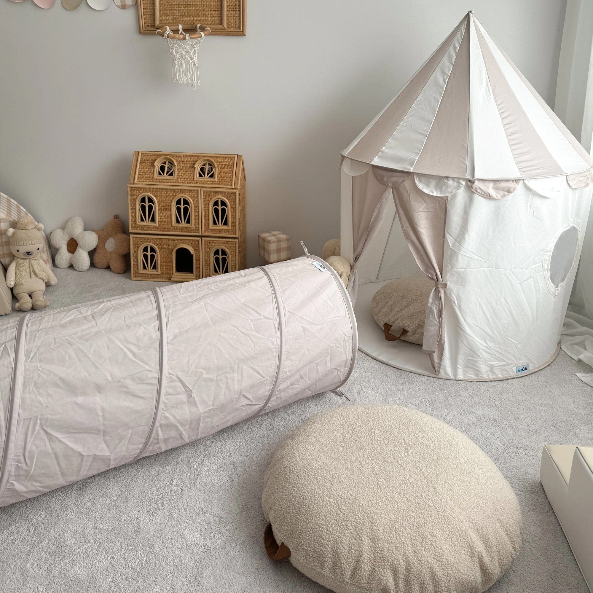 Circus Tent with 2pcs BAYLEY Teddy Boucle Cushion Bundle - Image 4