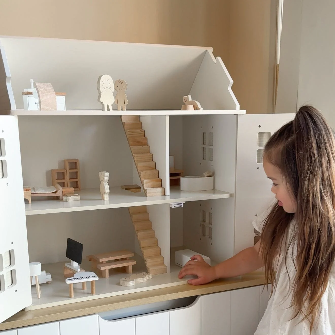 Clara Doll House w/ Family & Furniture Set - Preorder - Image 18