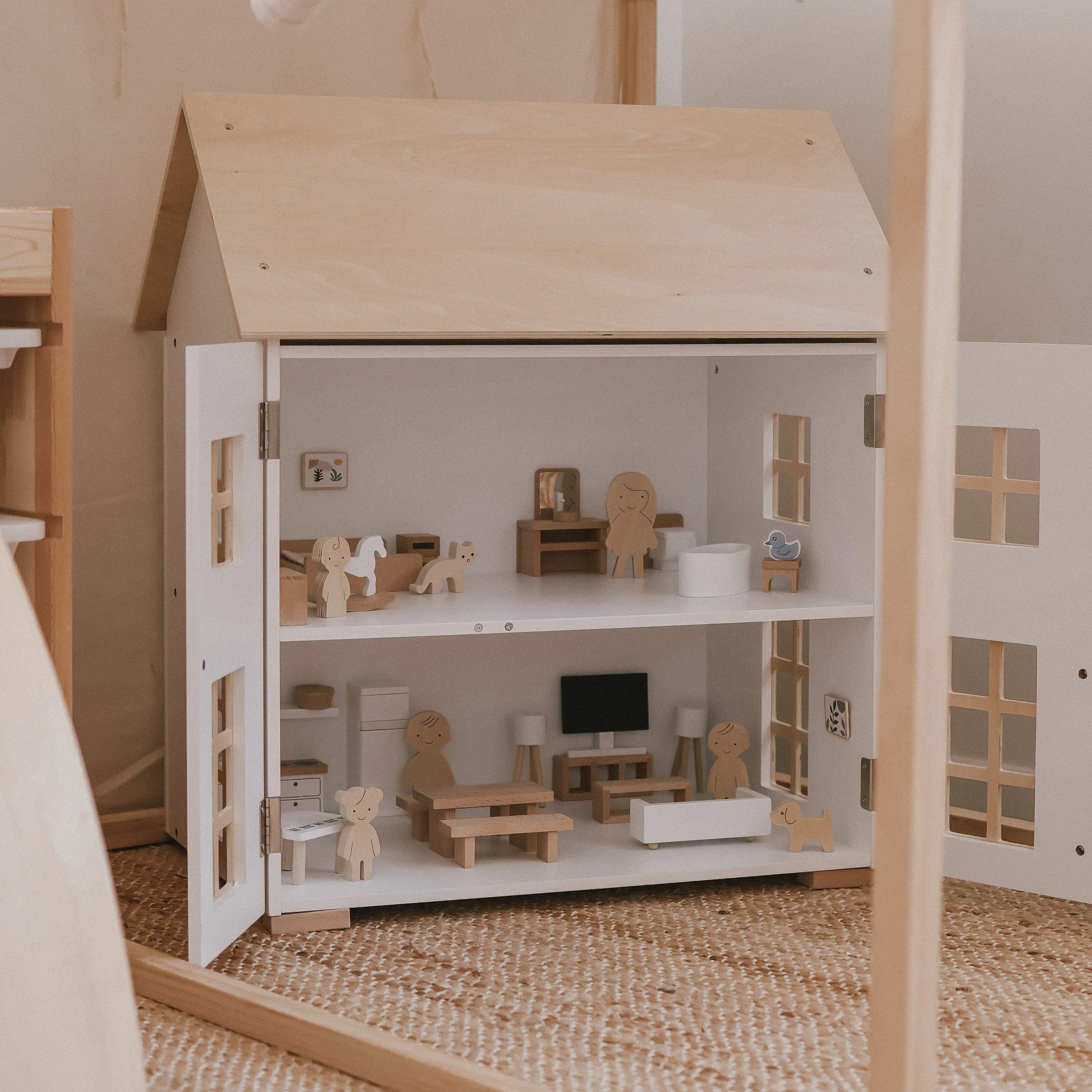 ELSA Doll House with Furniture & Doll Family Set - Image 23