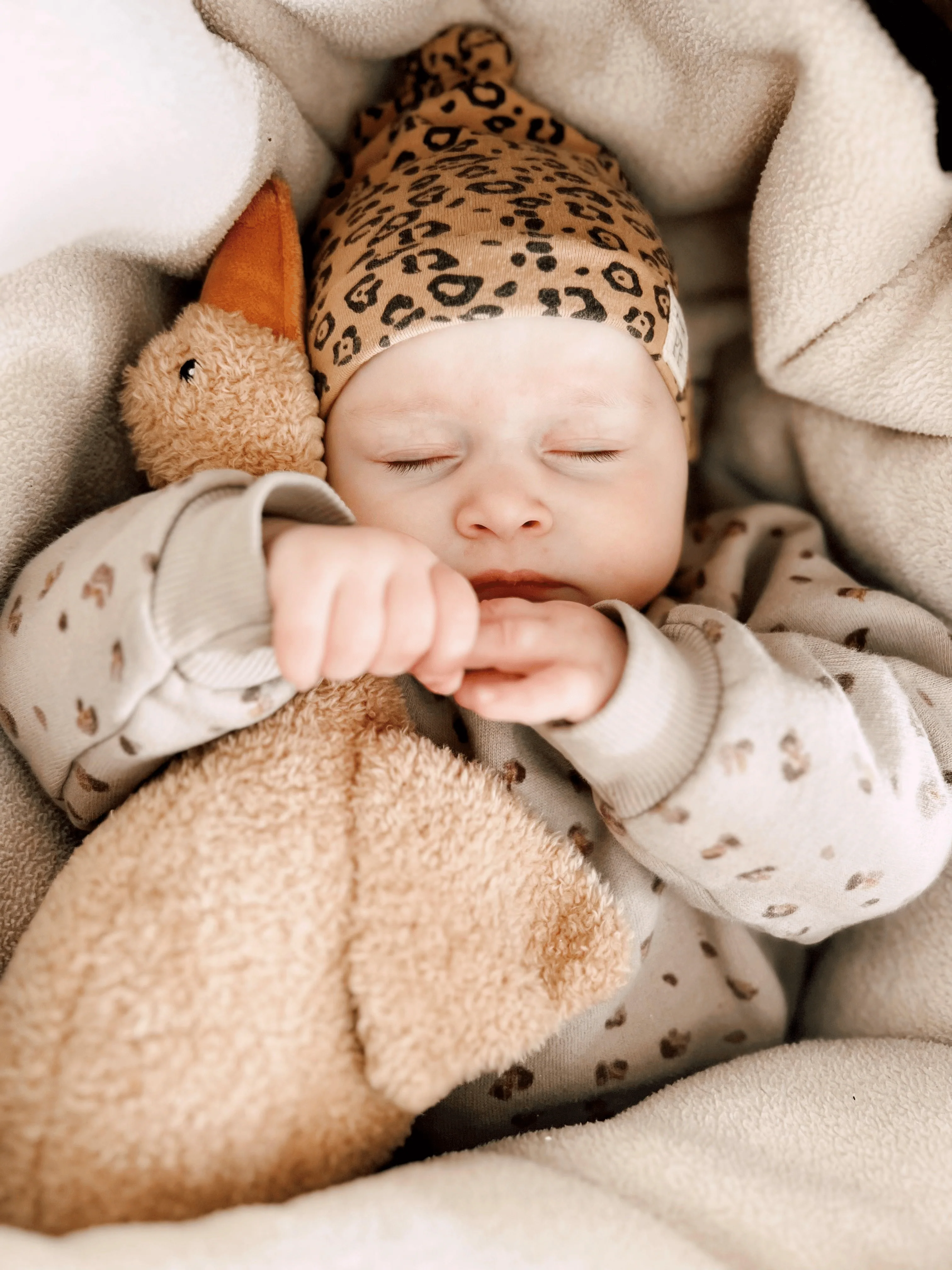 Flow Amsterdam Liva Goose Heartbeat Comforter - Brown - Image 3