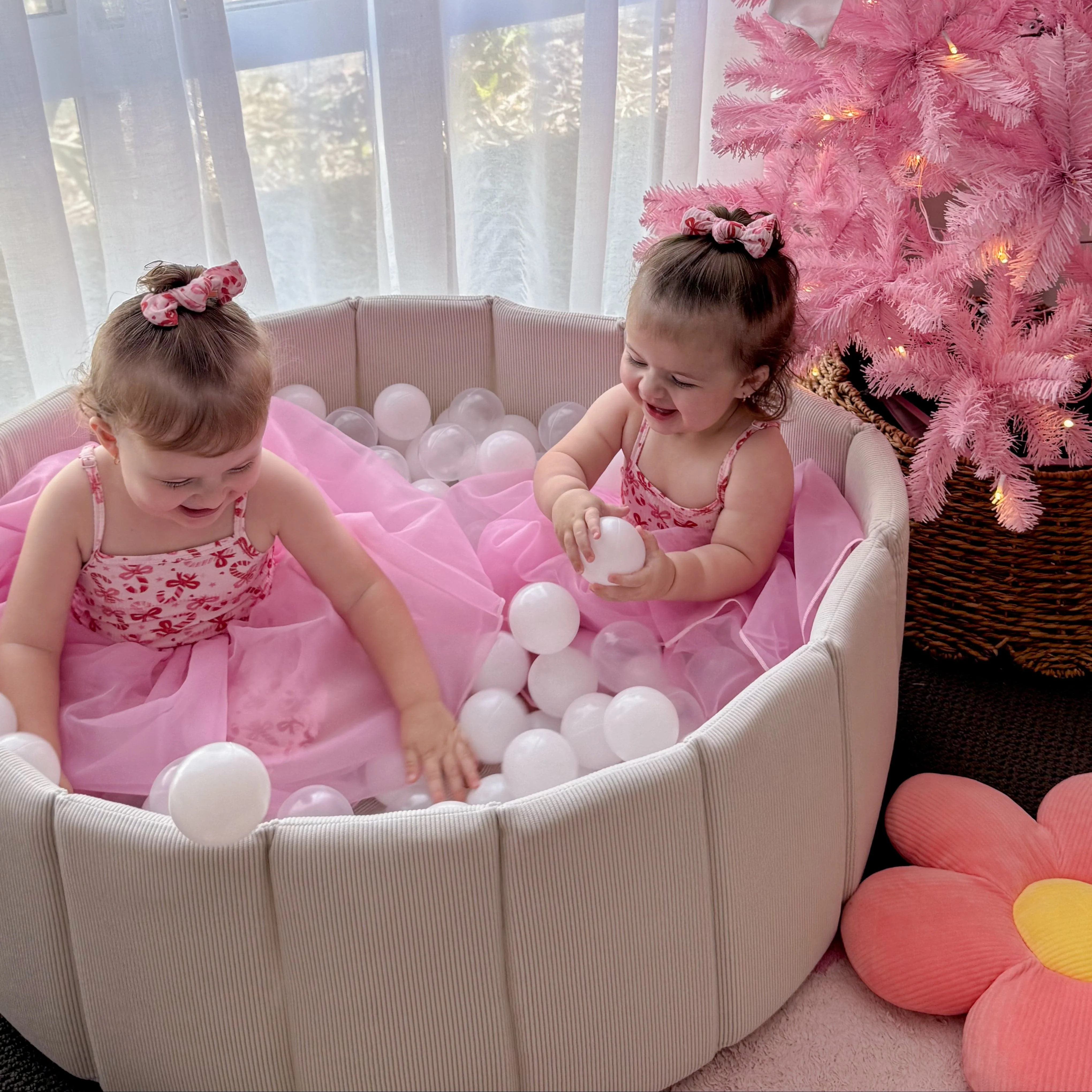 Foldable Corduroy Ball Pit with 200 Balls