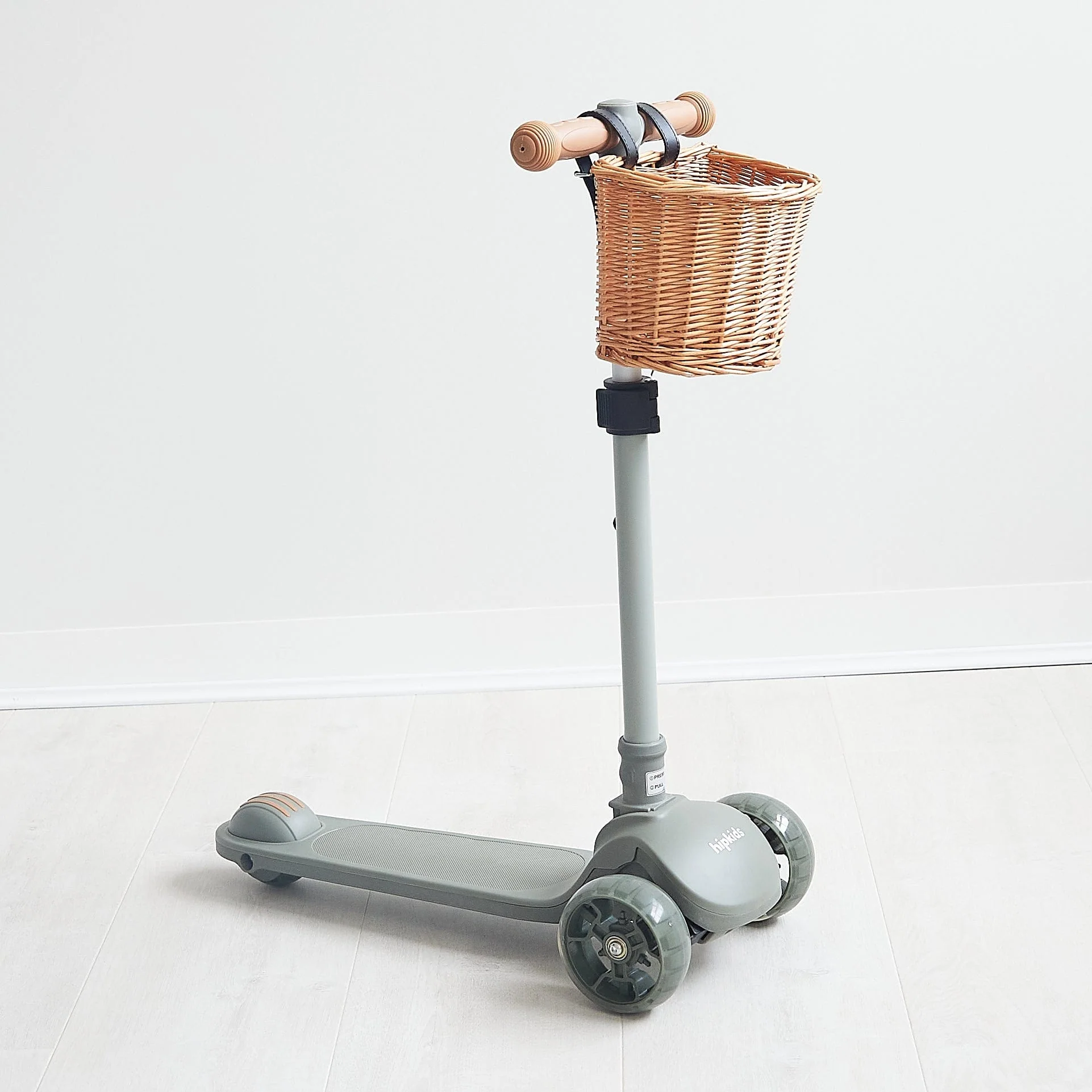 3 Wheel Scooter w/ Wicker Basket - Image 33