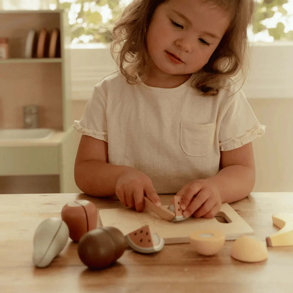 Little Dutch Cutting Fruit - Image 2