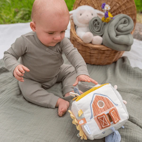 Little Dutch Little Farm Soft Activity Cube - Image 9