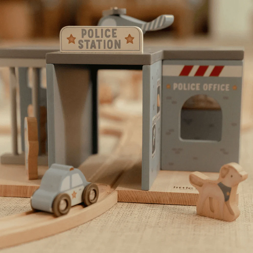 Little Dutch Police Station - Image 5