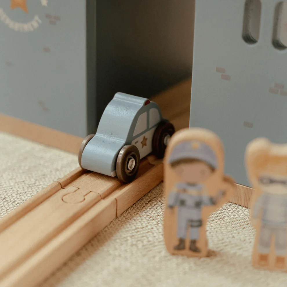 Little Dutch Police Station - Image 8
