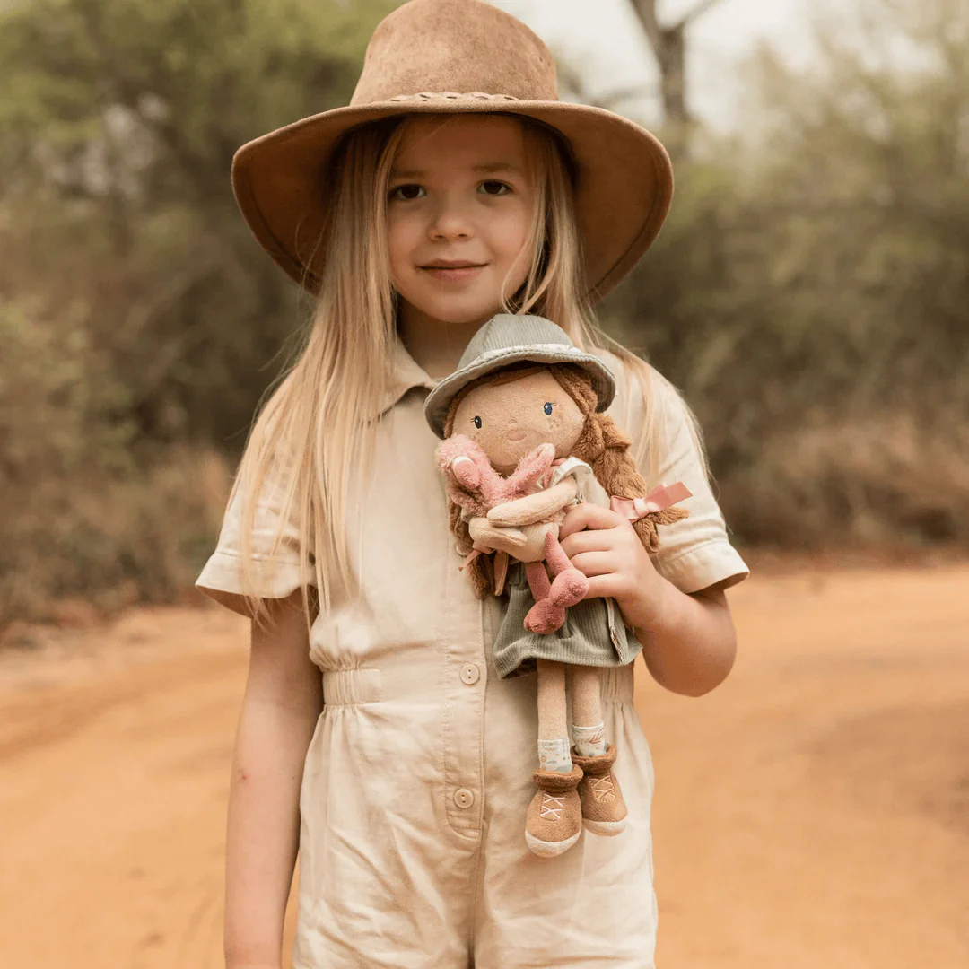 Little Dutch Safari Friends Cuddle Doll Ranger Rosa - Image 2