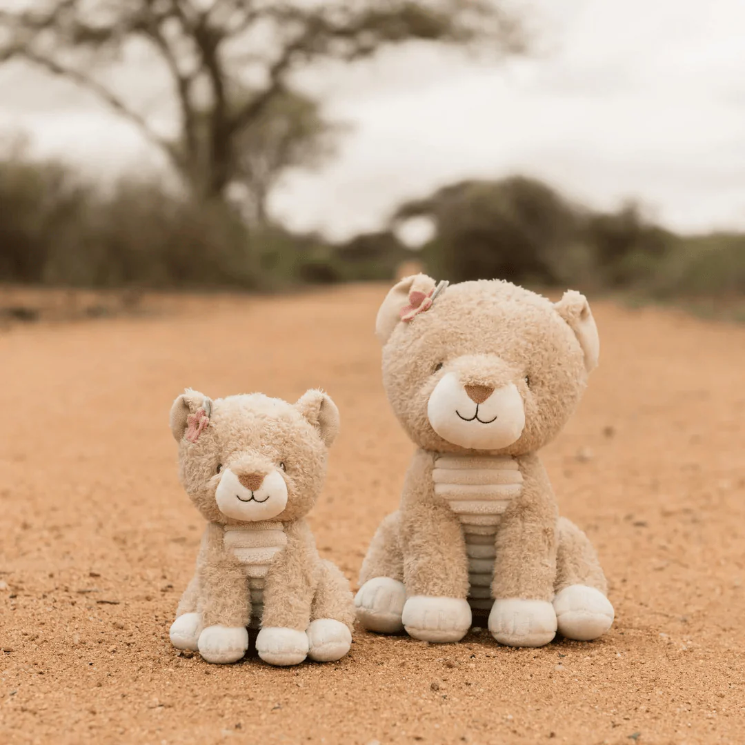 Little Dutch Safari Friends Cuddle Lioness 25cm - Image 3