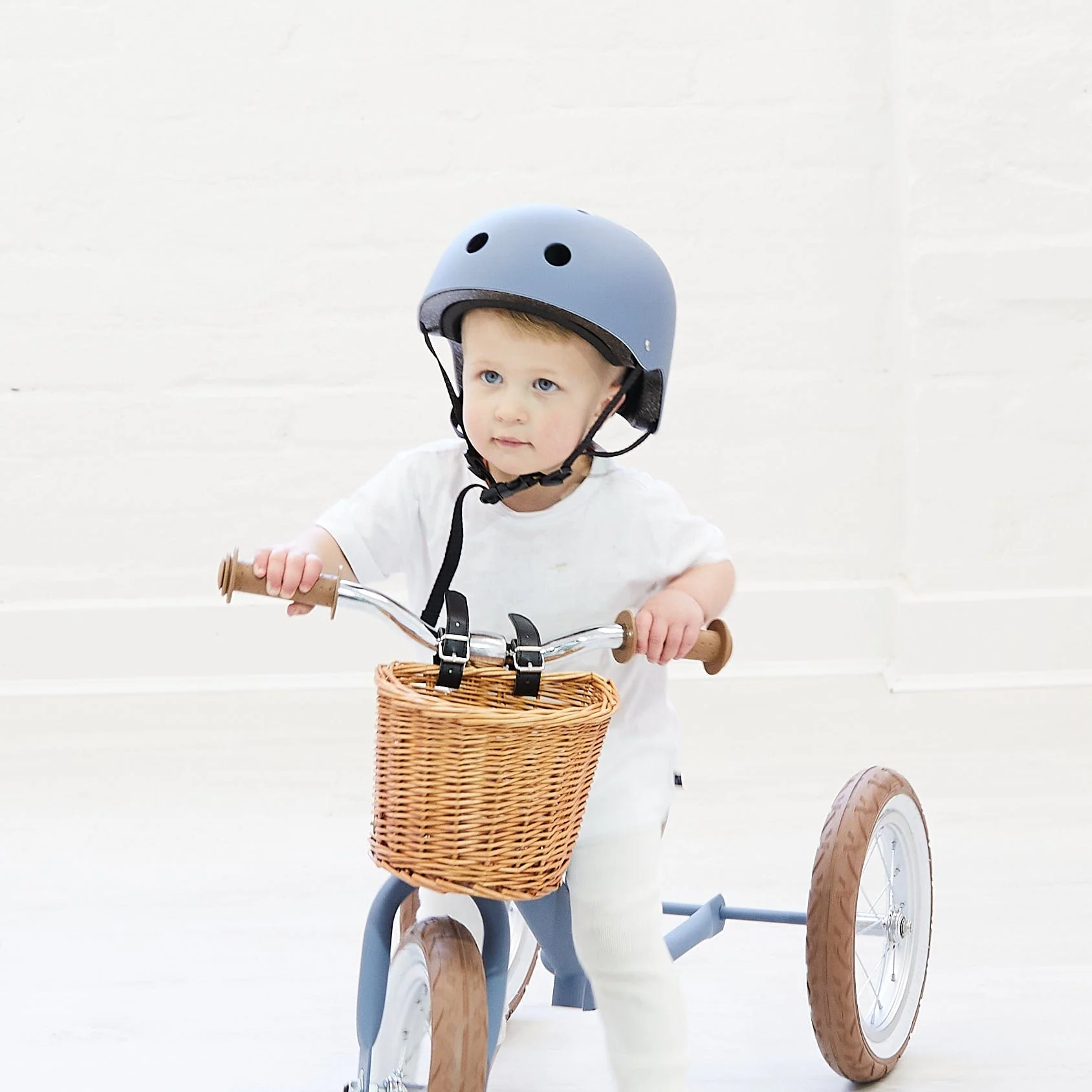 Matt Bike Helmet - Image 33
