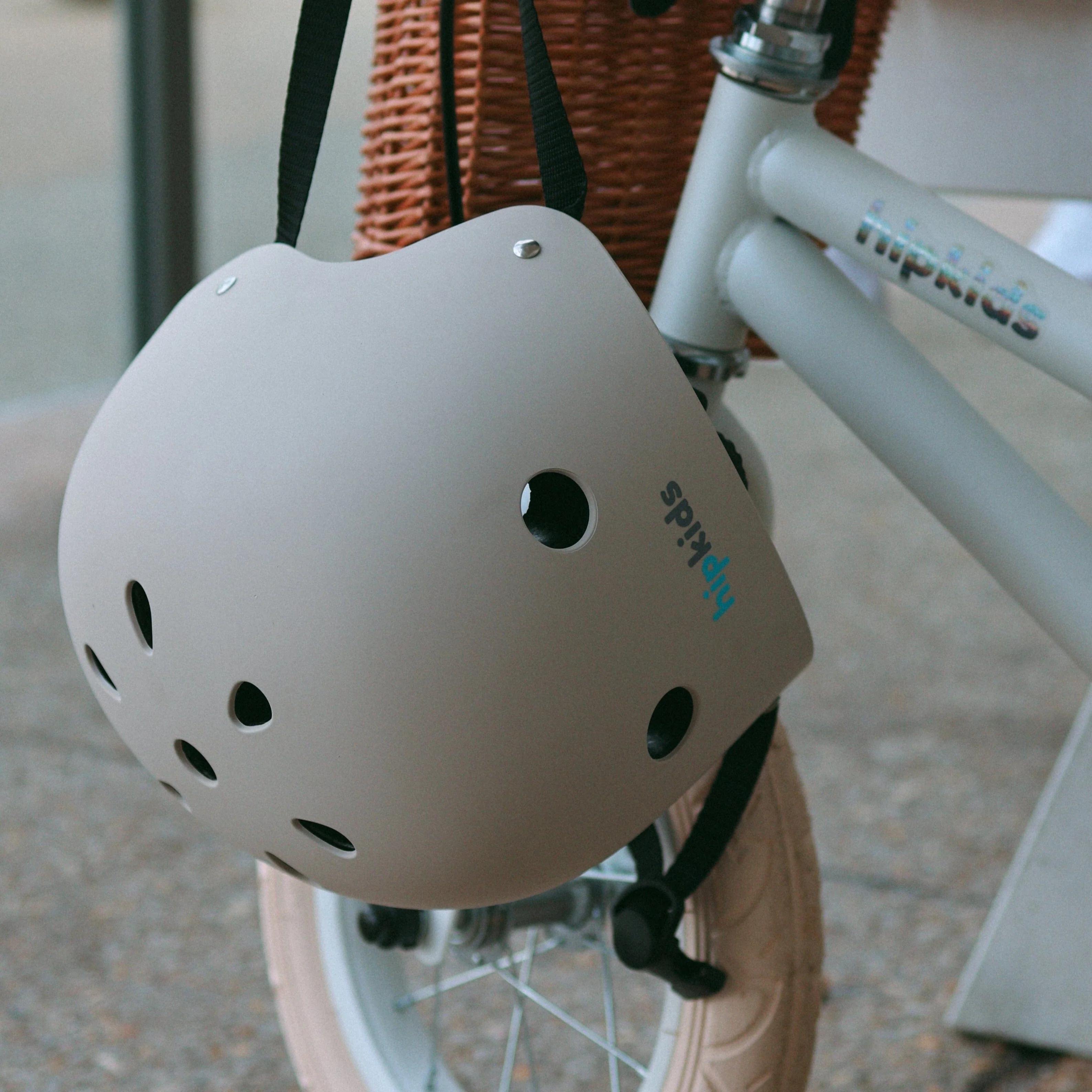 Matt Bike Helmet - Image 5