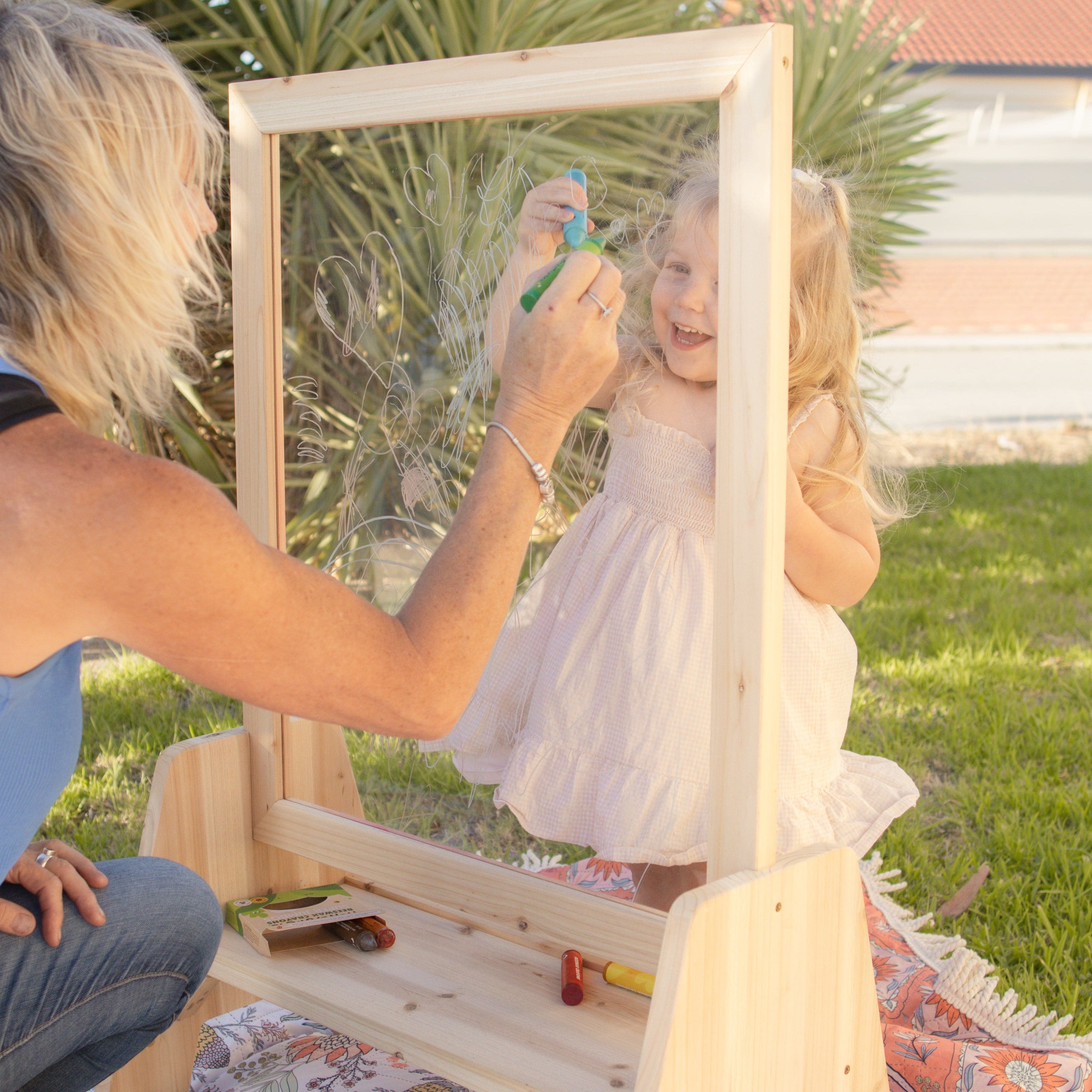 Toddler Perspex Easel - Image 13